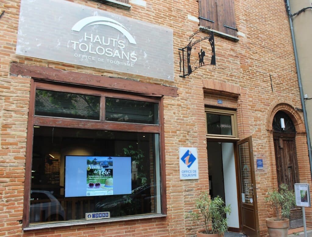 Façade de l'office du tourisme de Grenade en Haute Garonne