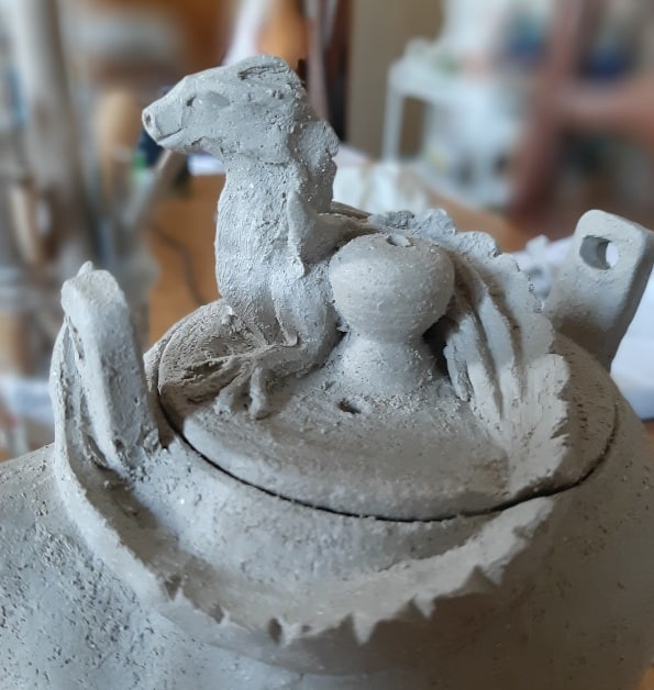 Théière non cuite sur le thème du dragon